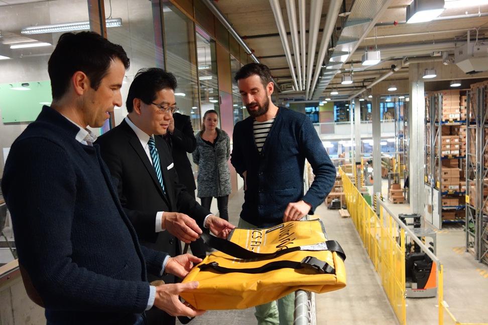 The Secretary for Commerce and Economic Development, Mr Gregory So, began his two-day visit to Zurich, Switzerland on January 23 (Zurich time). Mr So (second left) is pictured visiting a manufacturing company to learn how bags and accessories are made from used materials.