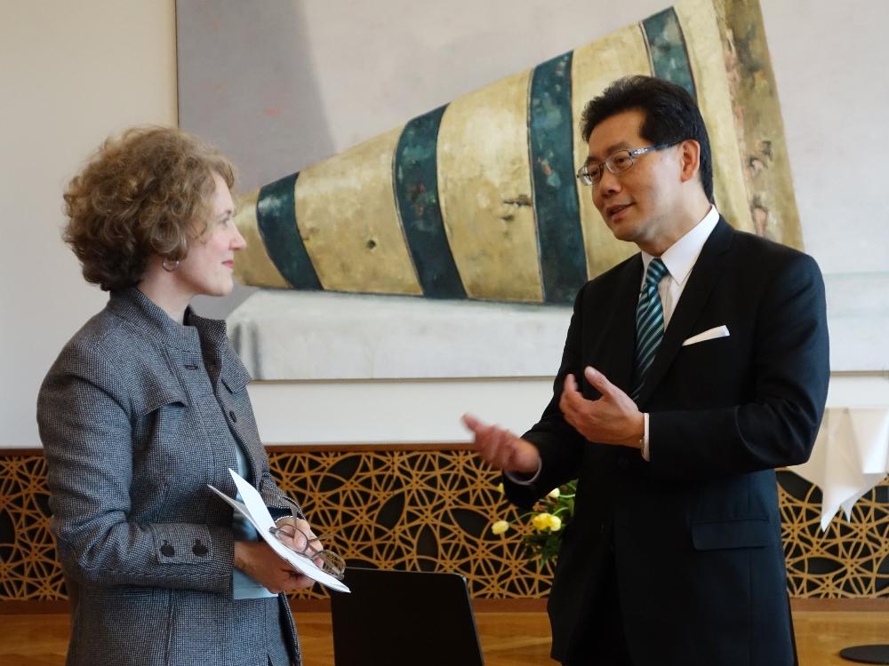 Mr So meets with the Mayor of Zurich, Ms Corine Mauch (left), to exchange views on various issues.