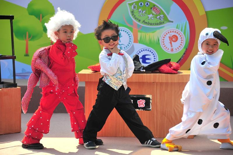 About 70 youth groups will give colourful performances at Victoria Park's two-day Arts in the Park Mardi Gras. Photo shows one of the performing youth groups at last year's event.